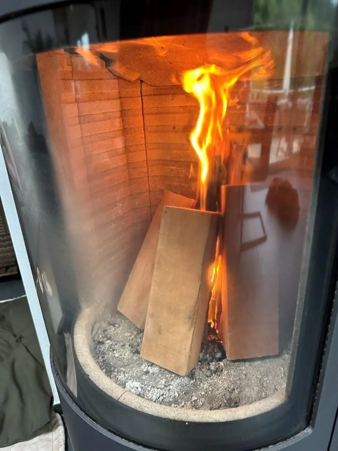 Holz brennt von Bronner